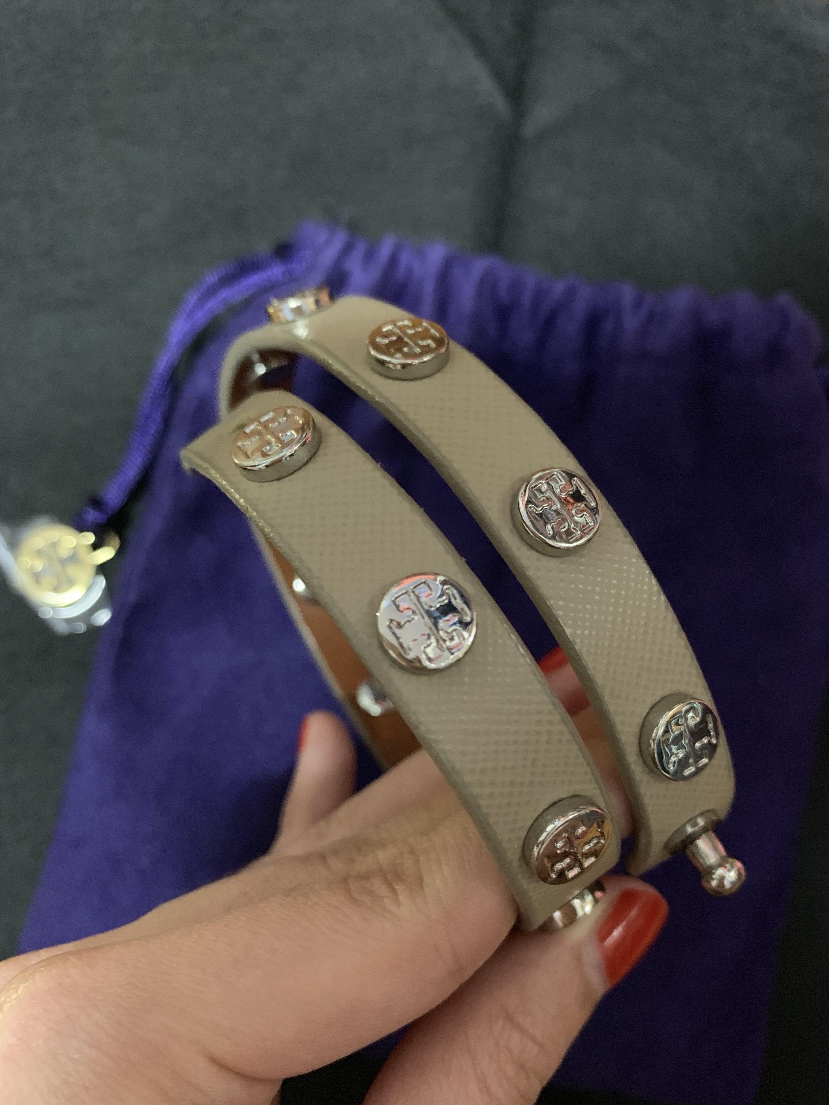 Tory Burch Double Wrap Logo Stud Bracelet in Grey, Women's Fashion, Jewelry  & Organisers, Bracelets on Carousell