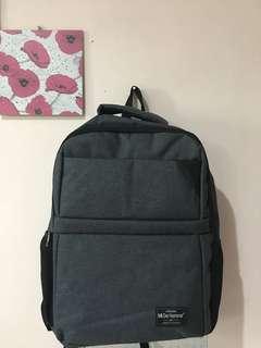 Backpack dark grey for man. 20 liter