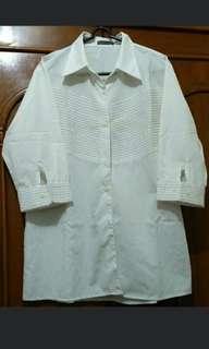 Kemeja putih