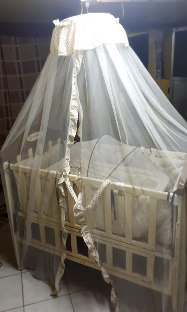 Apruva metal crib with bassinet Clearance