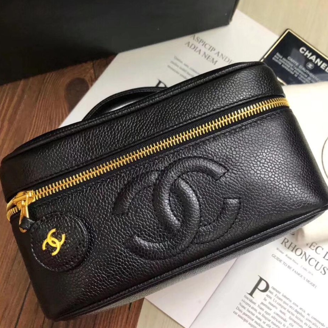 CHANEL VINTAGE COSMETIC BAG CAVIAR LEATHER BLACK