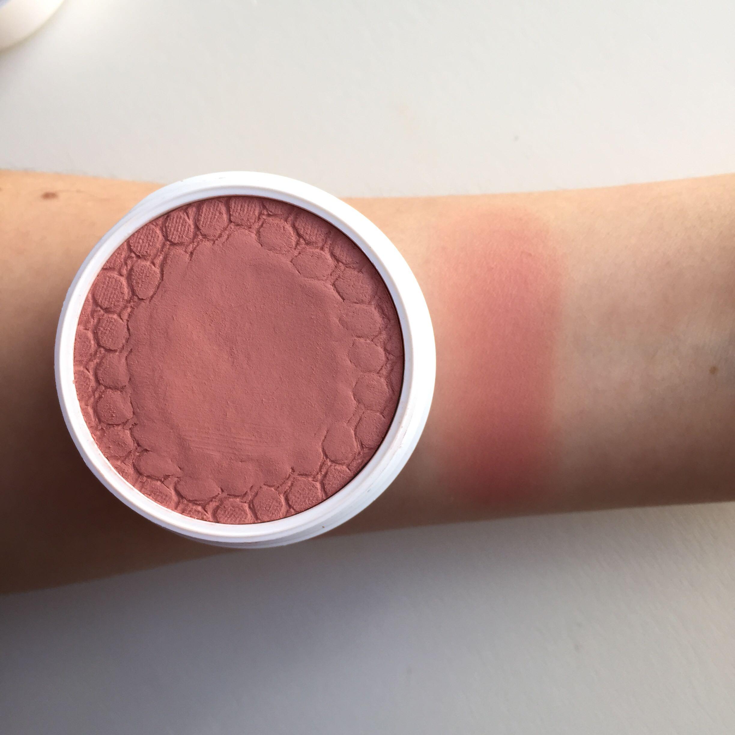 Colourpop between the sheets super shock cheek, Beauty & Personal Care