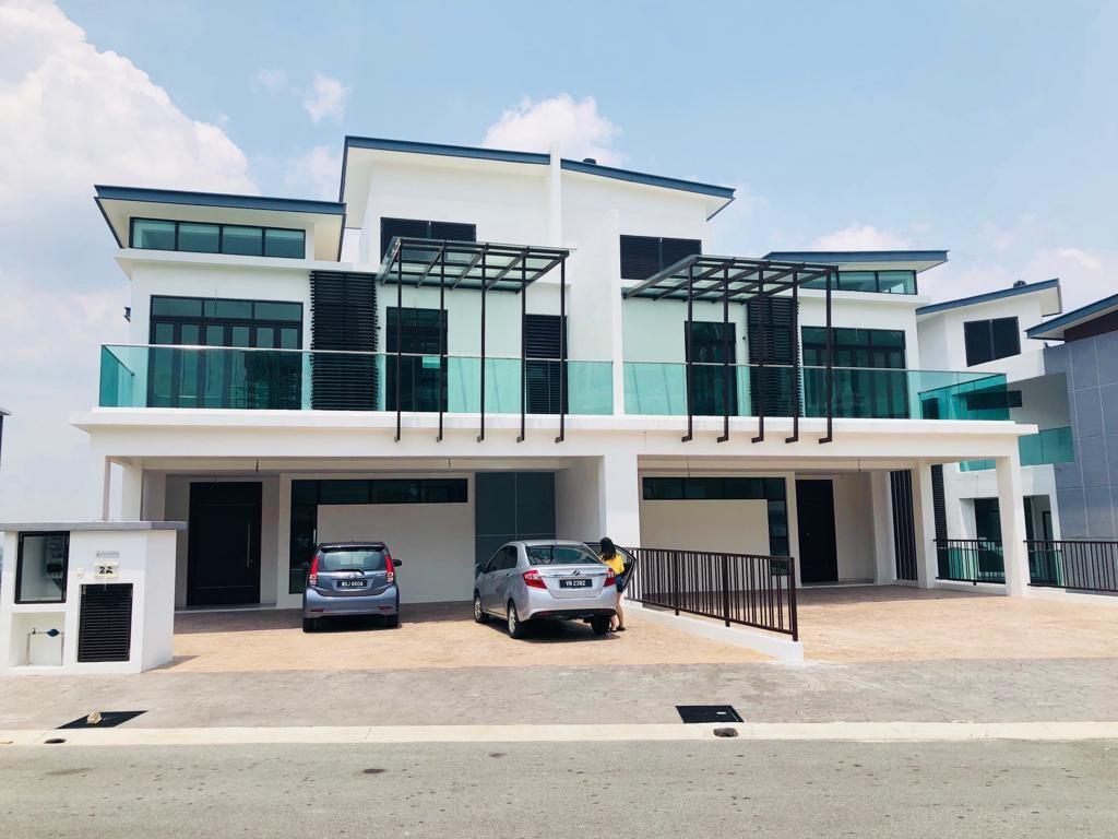 Sale Below Market New 3 Storey Semi D At Kingsley Hills Putra Heights Property For Sale On Carousell