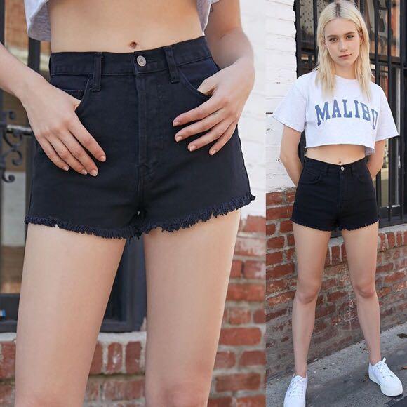 black frayed jean shorts