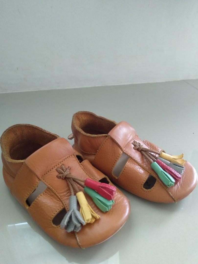 Preloved pyopp sepatu  bayi anak  barefoot shoes sendal 