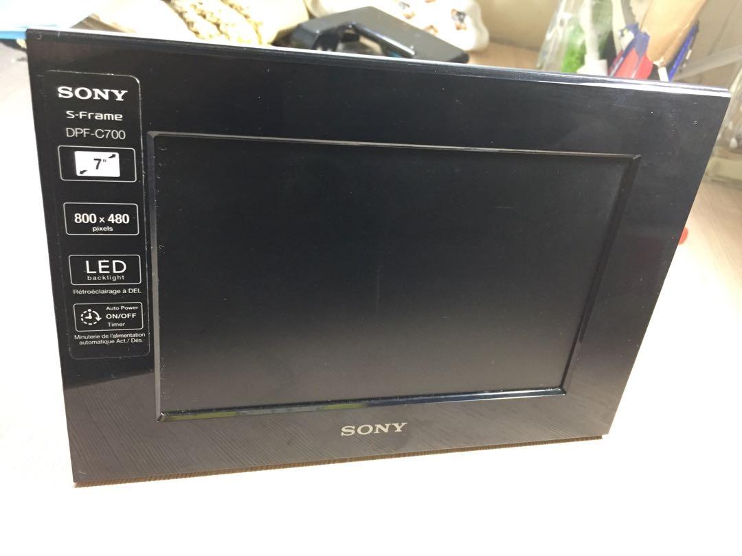 Sony Digital Photo Frame DPFC700, Furniture & Home Living, Home Decor