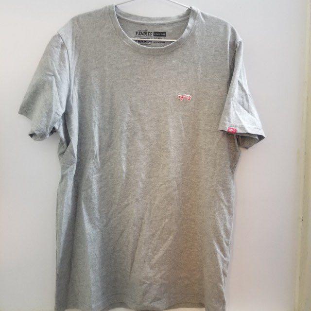 vans box logo tee