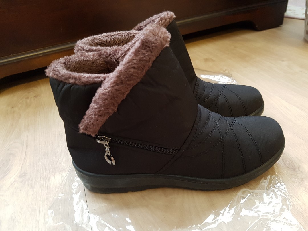 winter boots for wide feet