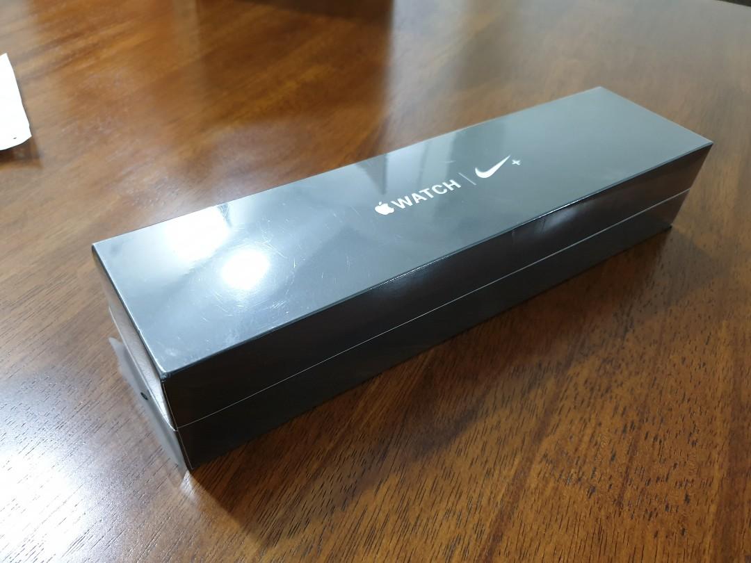 apple watch nike  series 4 40mm silver aluminium case gps