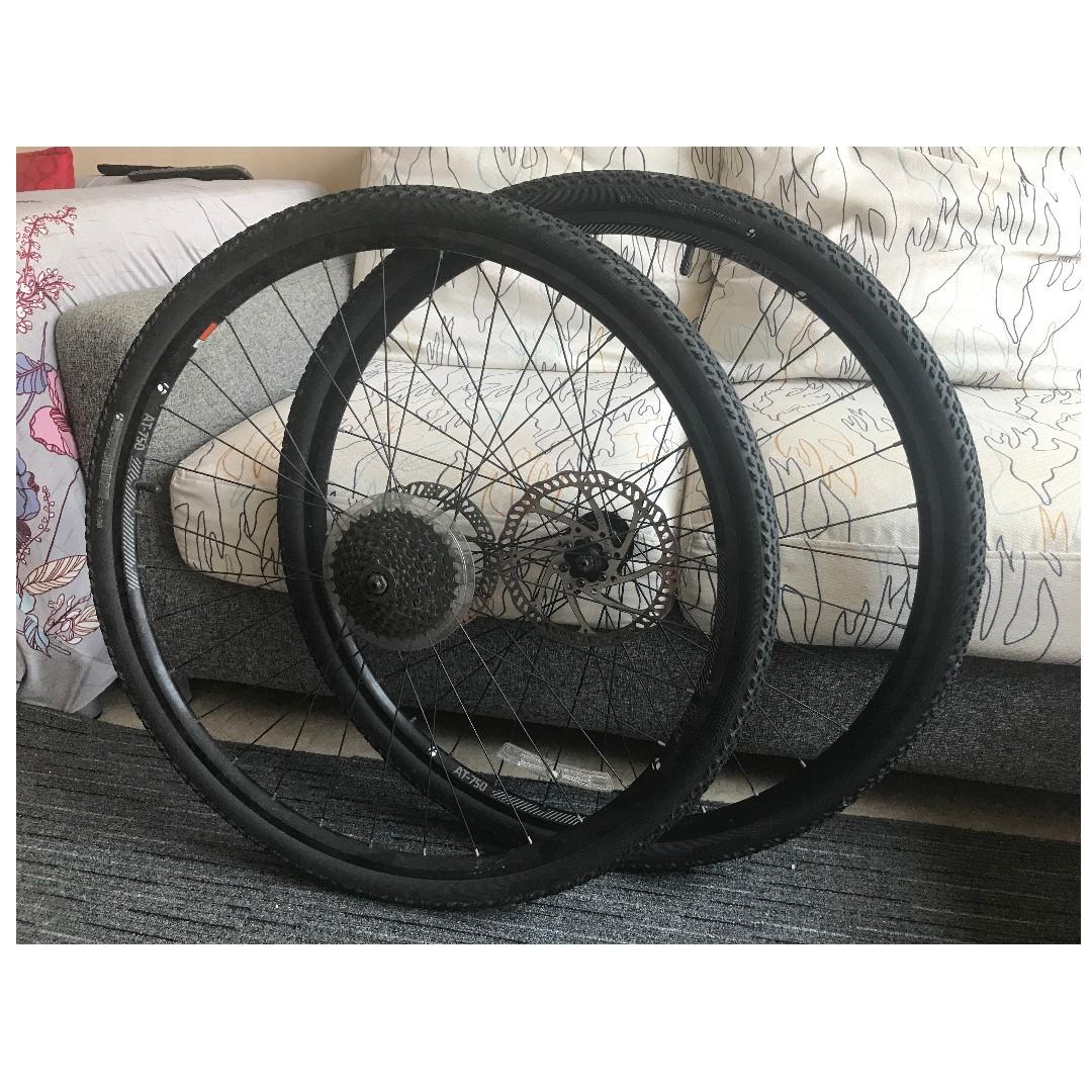 700c wheelset 8 speed