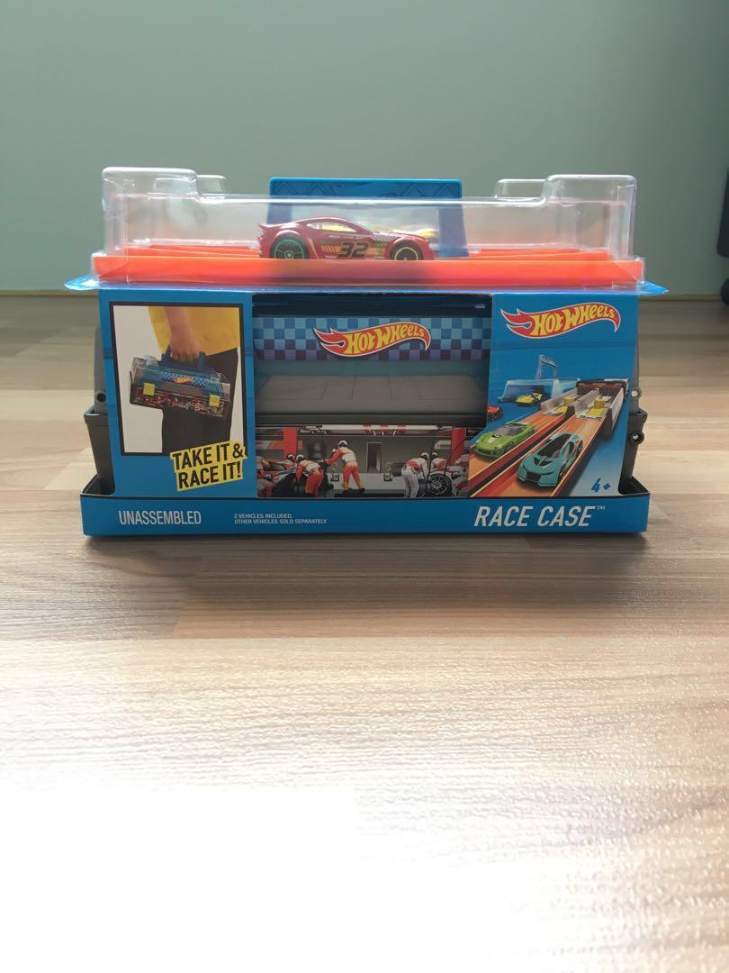 hot wheels store and race case