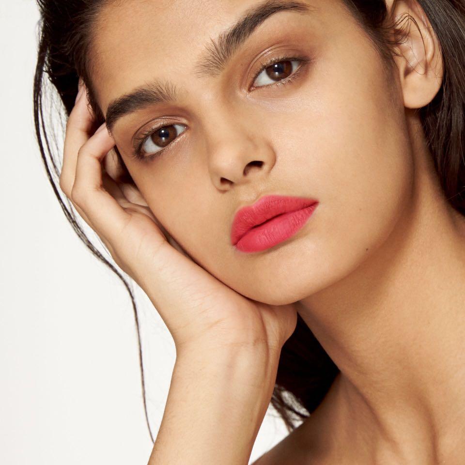 Burberry Liquid Lip Velvet No. 29 Bright Crimson