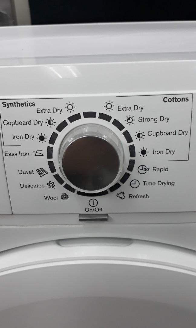 Electrolux 8kg condenser dryer EDC2086PDW ( look very new ), TV & Home