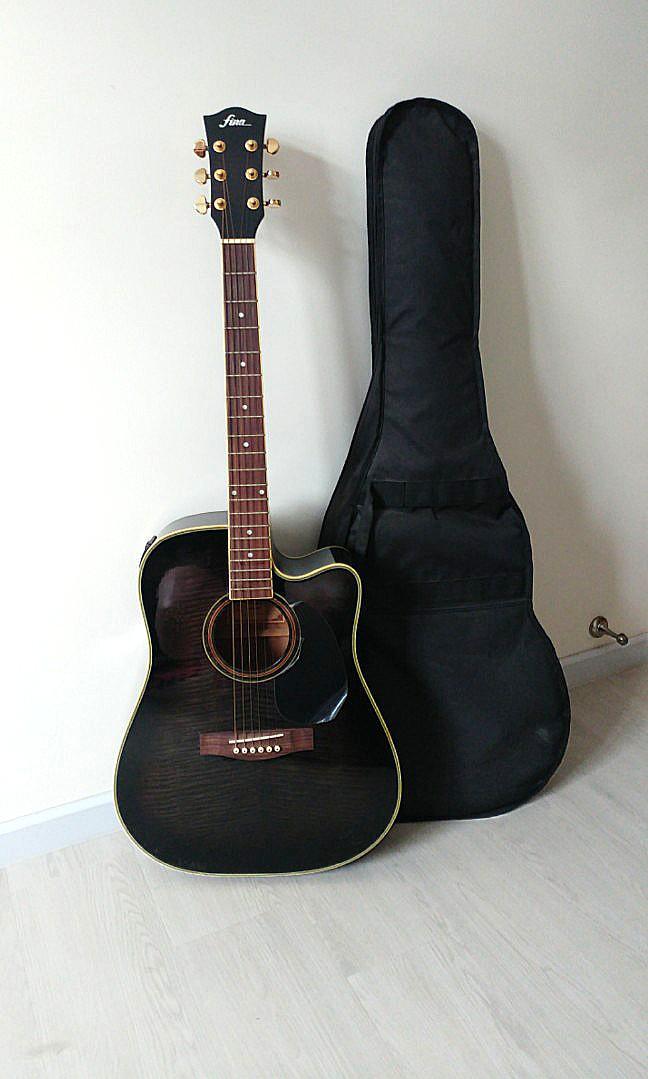 Fina Acoustic Guitar