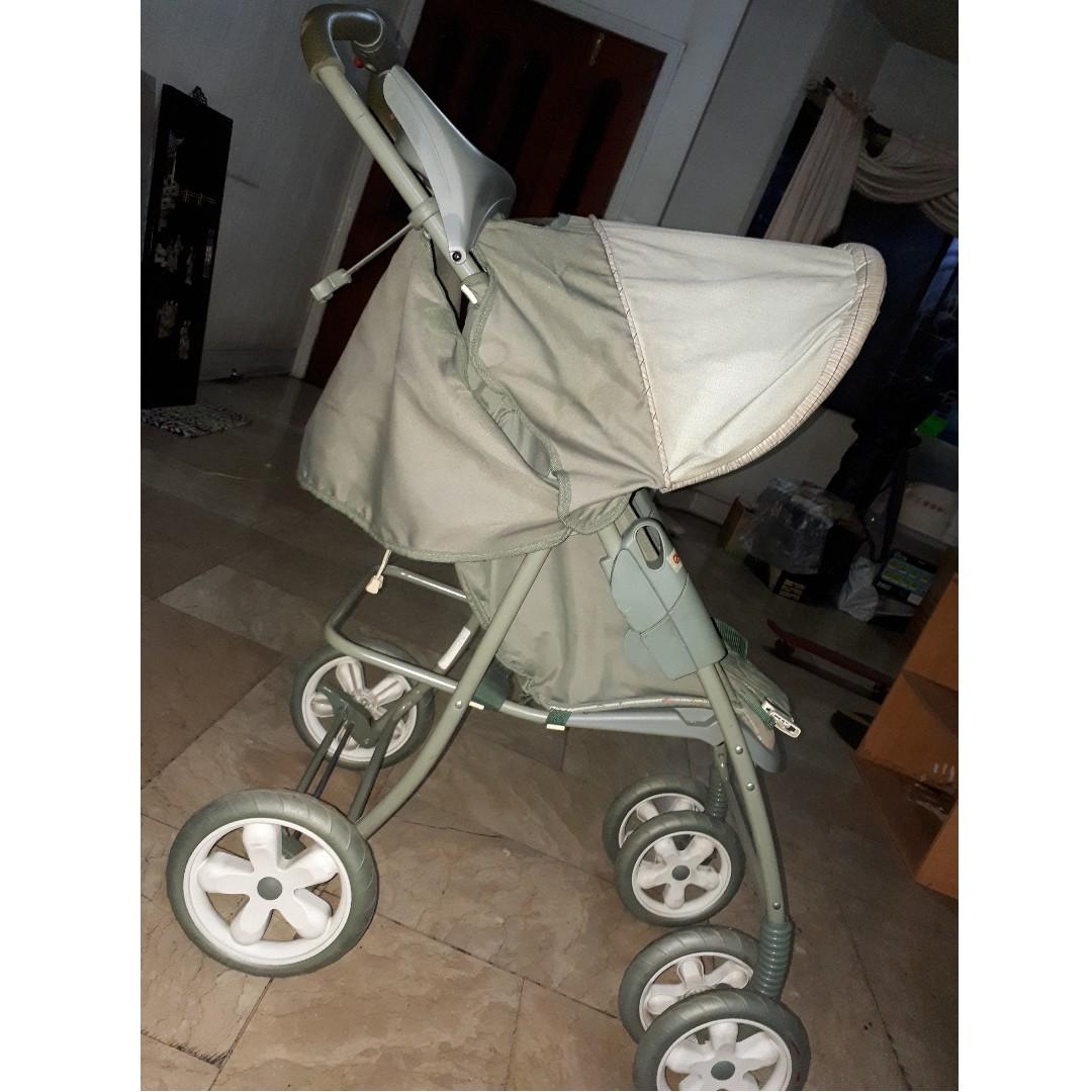 Graco Baby Stroller (Heavy Duty) (Category: Strollers) located in Manila. Submitted by kondokondo (Listing ID 207006107, Image 2). Description: Heavy Duty Foldeable In good condition Stroller Casing (custom-made) Original Price : Php14k+ If interested. 0917-3280798 Location : Gilmore Avenue - near Gilmore I.T. Center - near Gilmore LRT Station.