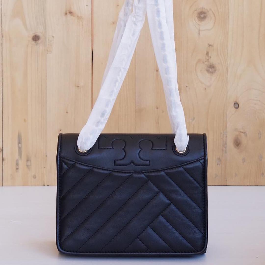 Tory burch alexa convertible shoulder bag discount