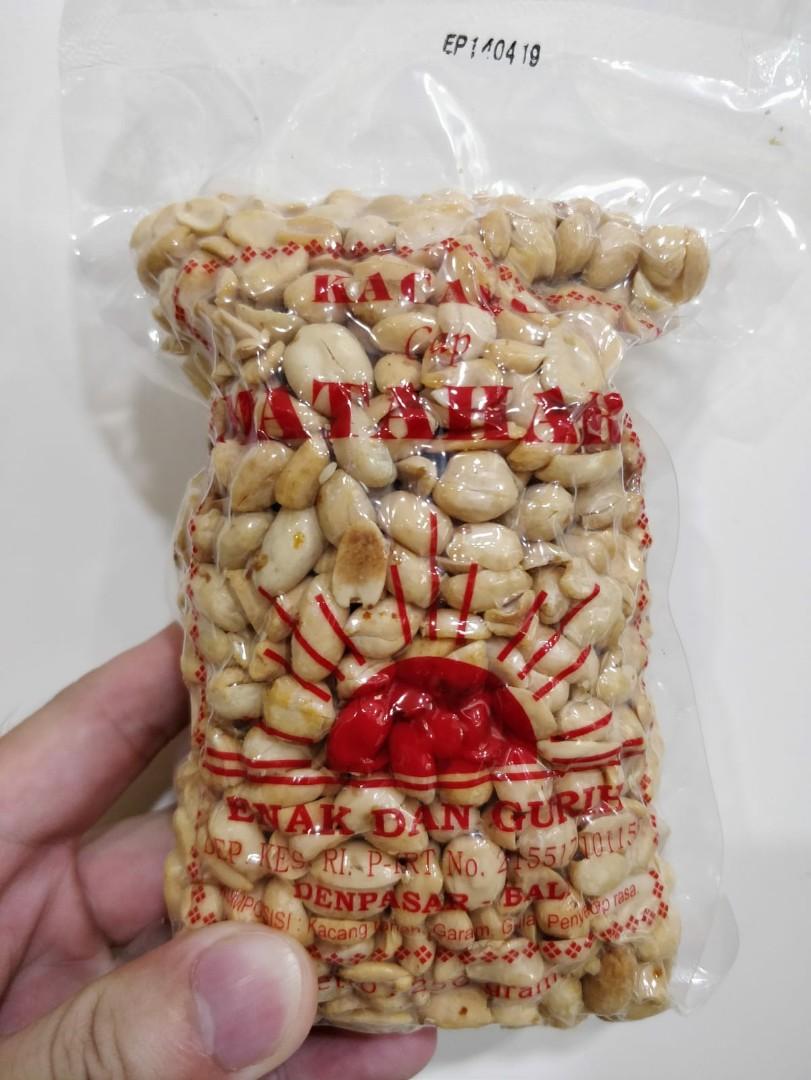 Kacang Kalengan Bali dalam Kotak Besi