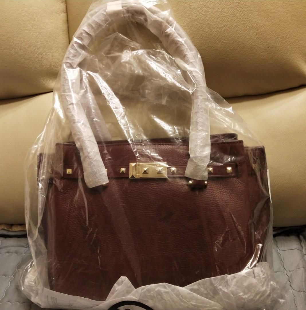 Addison medium pebbled leather tote online