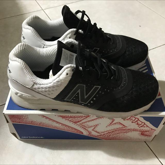 New Balance (black/white), Men's Fashion, Footwear, Casual shoes on  Carousell