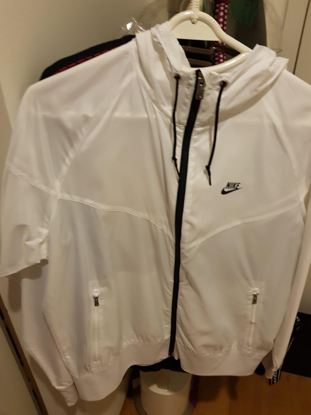nike thin running jacket