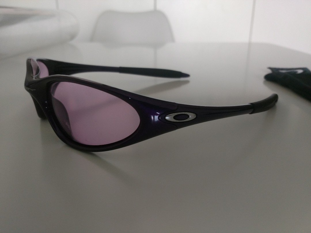 Oakley GENUINE SOFTWARE 紫色鏡, 運動太陽眼鏡, 男裝, 手錶及配件, 眼鏡- Carousell