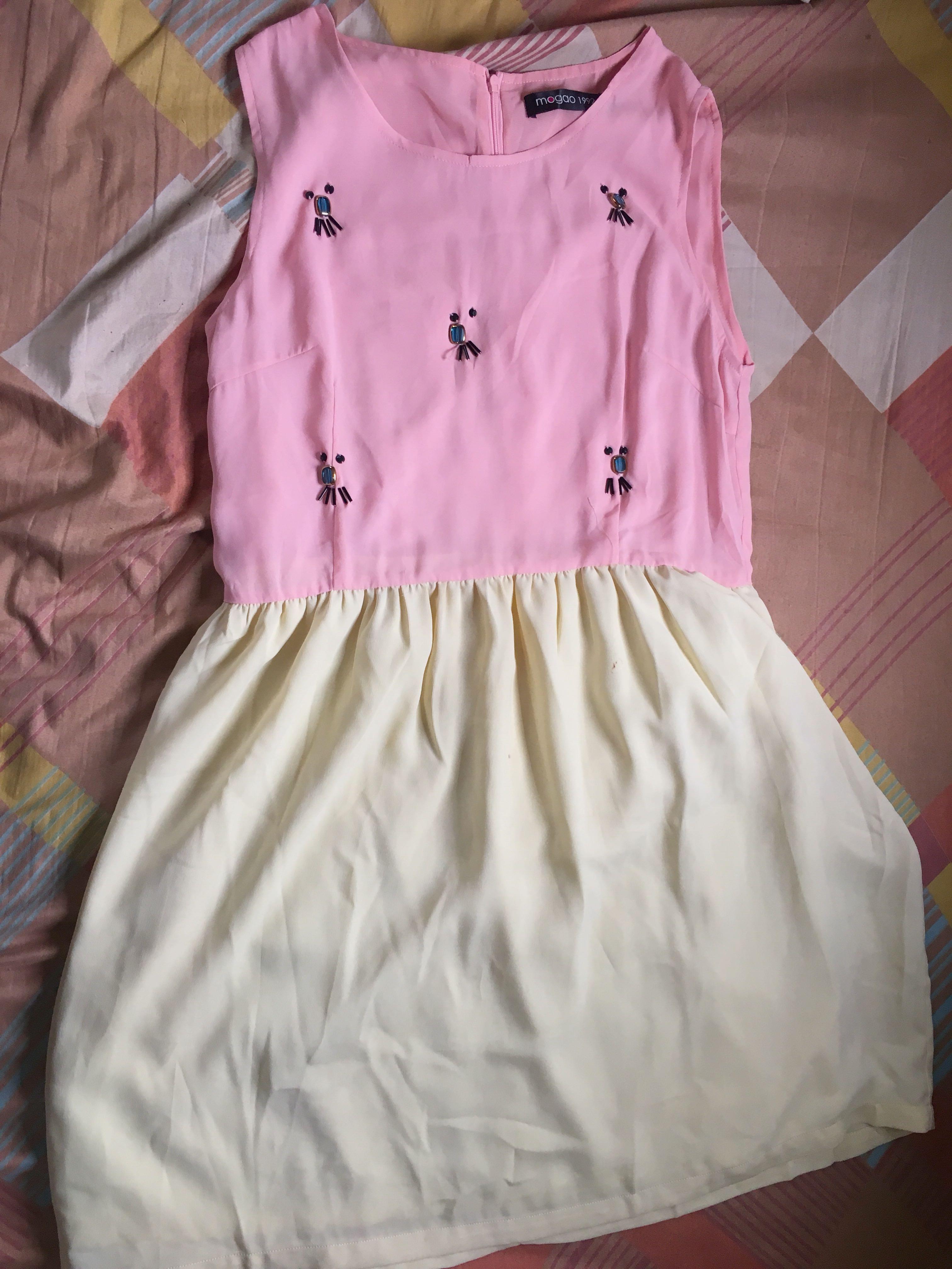 Pregnancy Dress (Category: Maternity wear) located in Caloocan City. Submitted by winniegrace21 (Listing ID 206978794, Image 1). Description: Selling my used pregnancy dress. XL on tag but can fit with medium frame body. Used when I was 5-7 months pregnant. #decluttering.