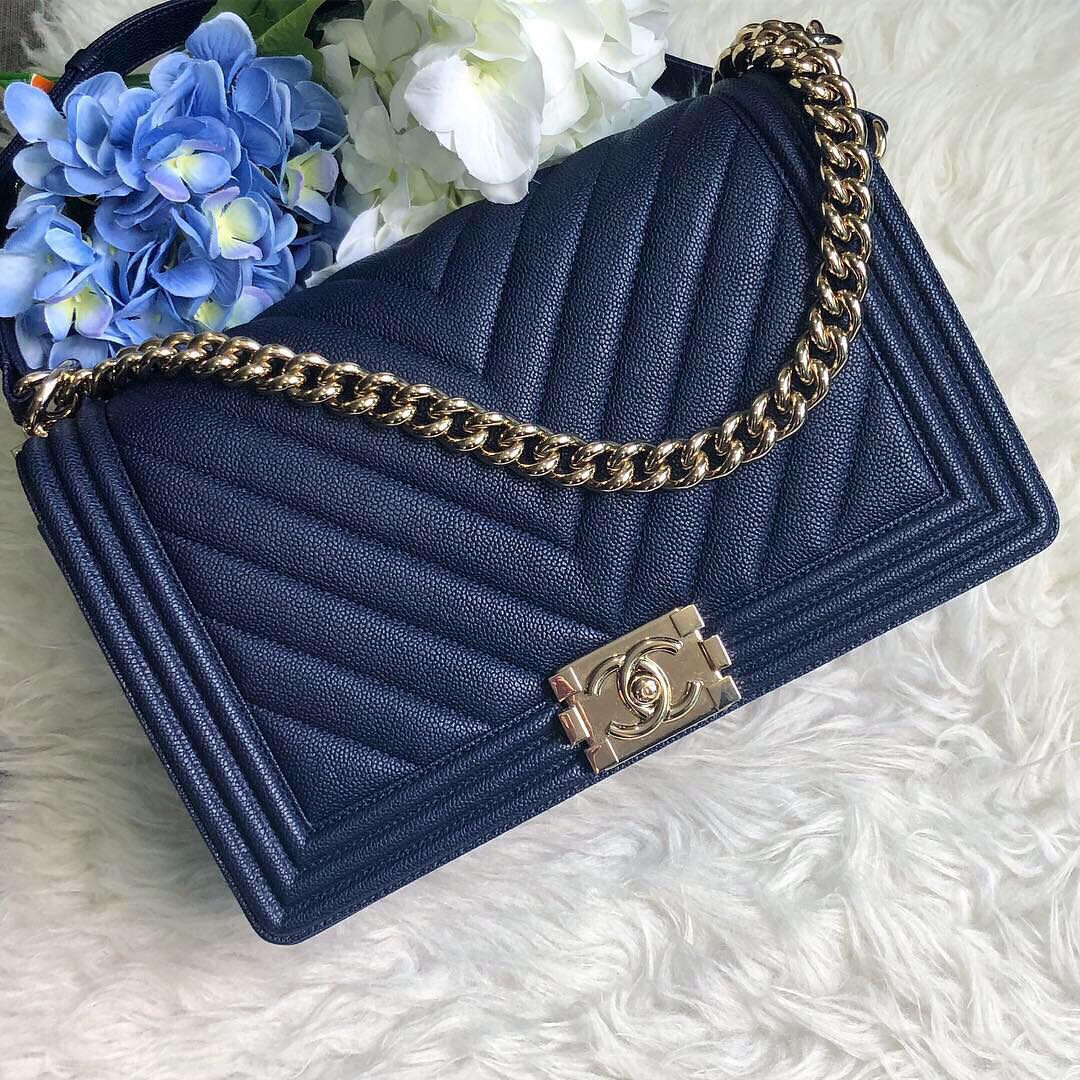 Chanel le boy navy outlet blue