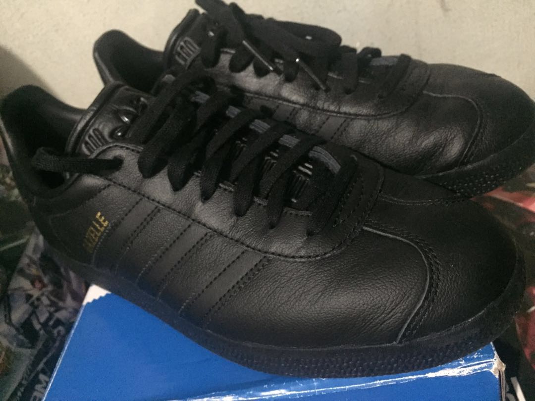 adidas triple black gazelle