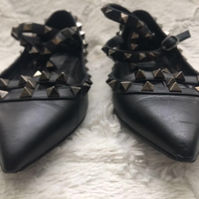 *REDUCED* Authentic Valentino rockstud cage flats Size 36.5