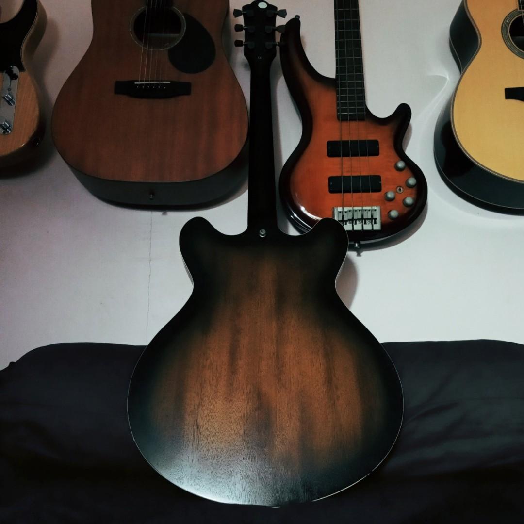 AXL Badwater Semi Hollow, Hobbies & Toys, Music & Media, Musical