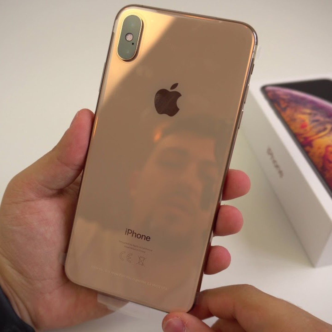 is it worth to buy iphone xs