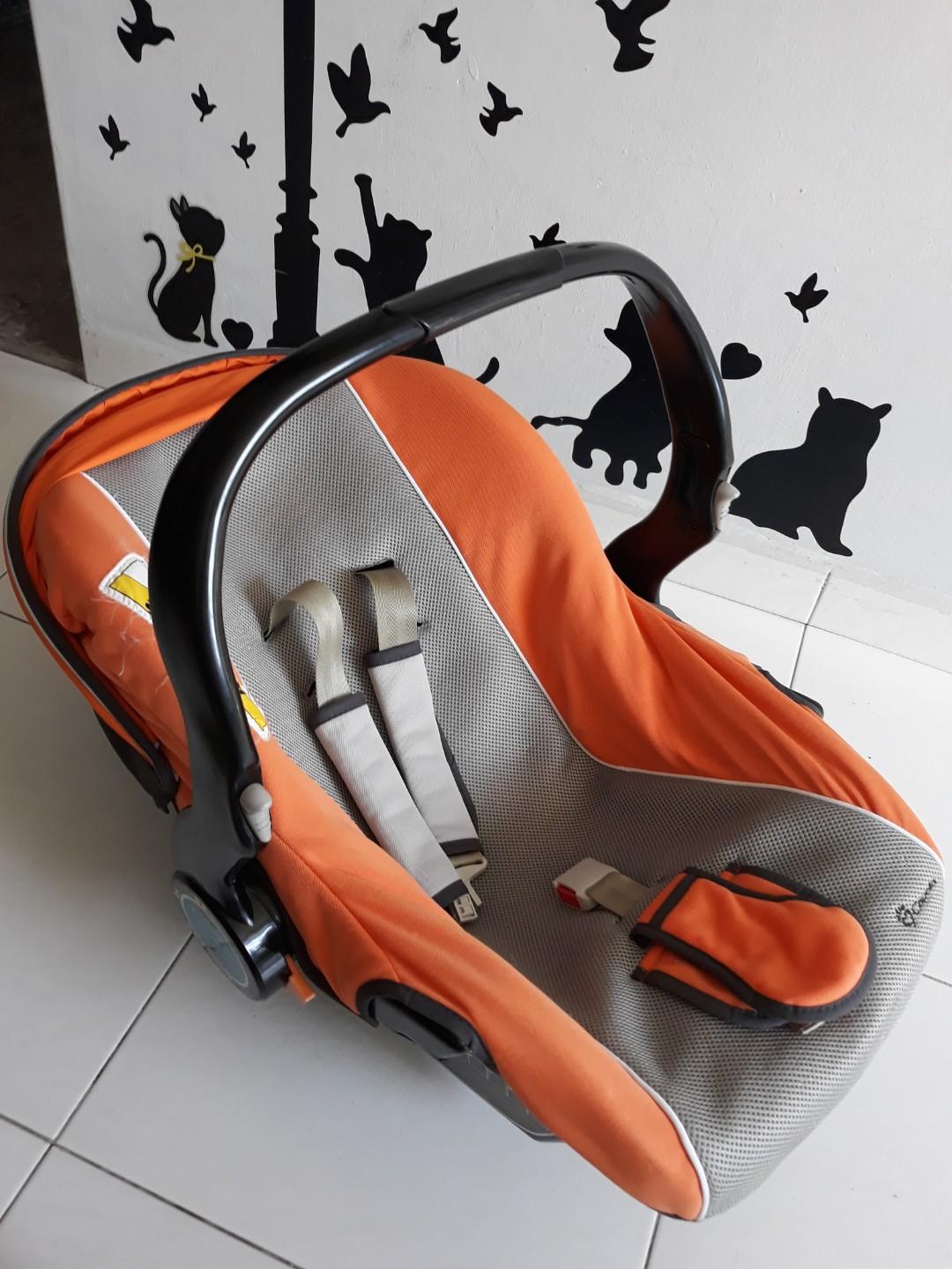 Capella Infant Car Seat Carrier