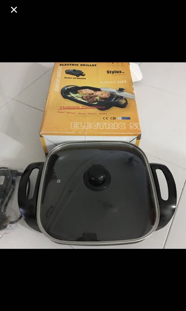 Electric Skillet, in working condition, Furniture & Home Living