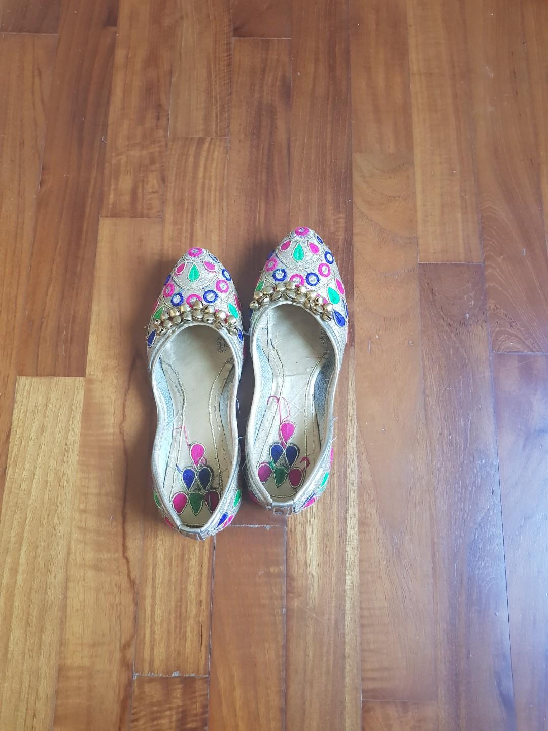 Punjabi jutti for baby girl on sale