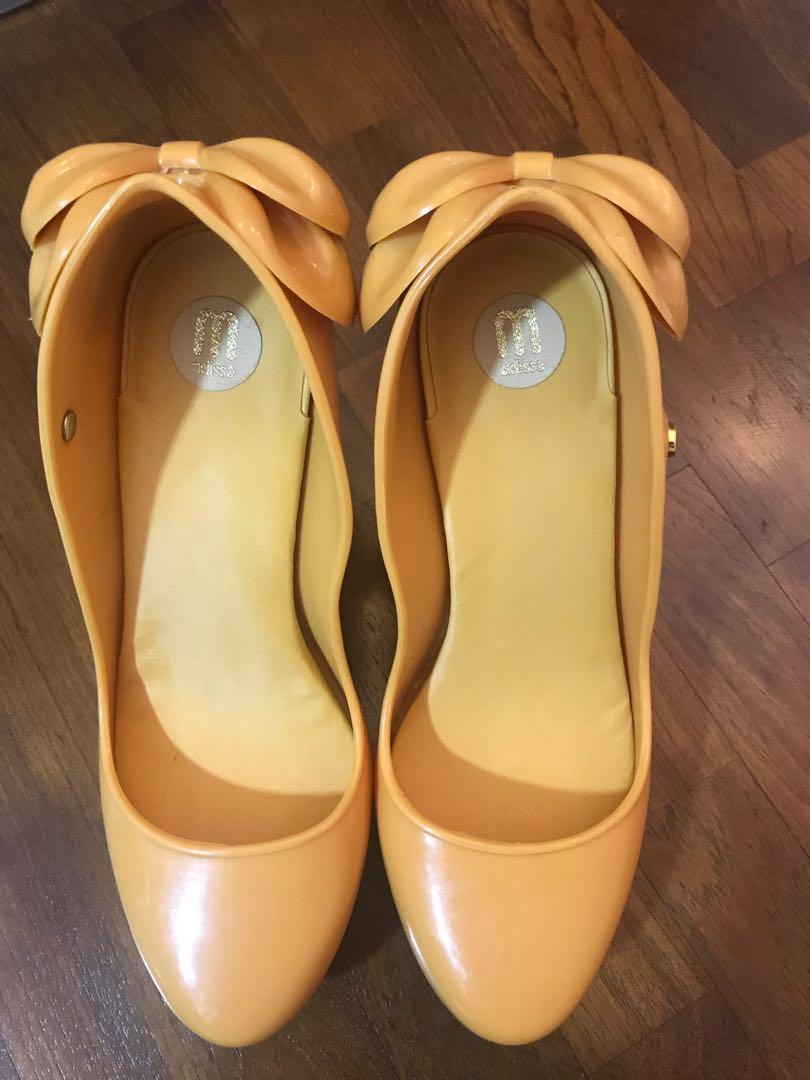 caramel colored heels