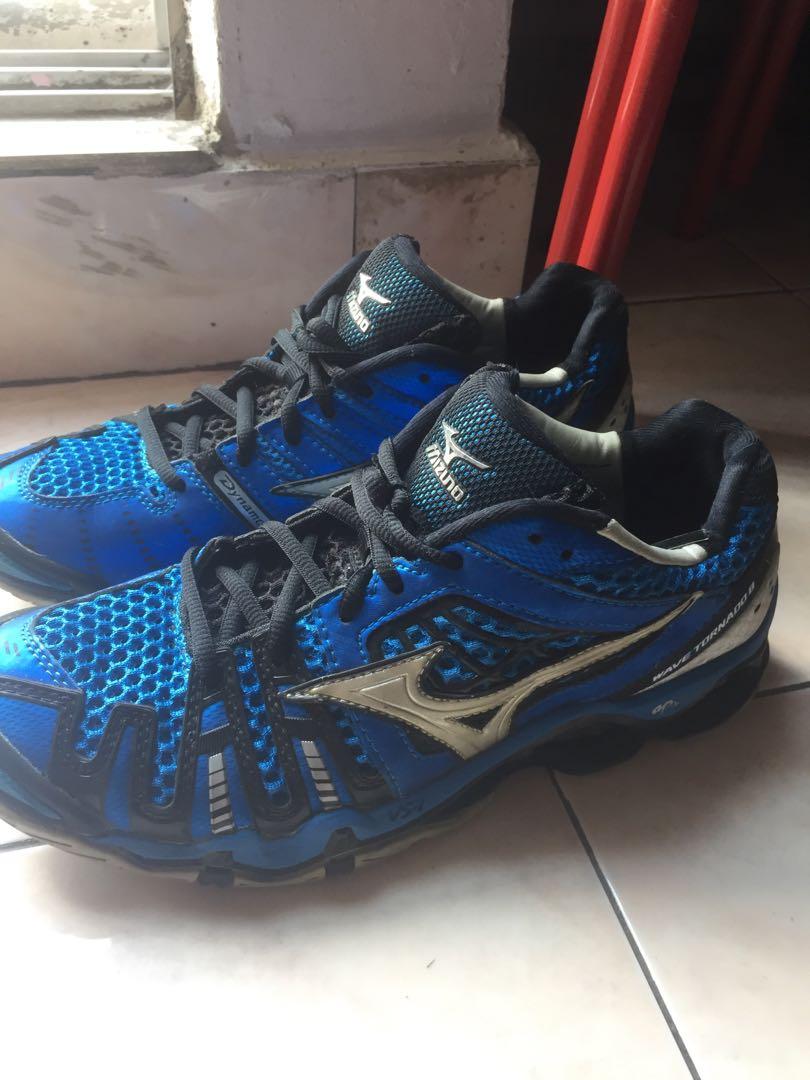 Mizuno wave tornado best sale 7 sale