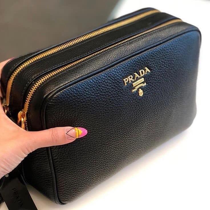 prada camera bag leather black ghw, Barang Mewah, Tas & Dompet di Carousell