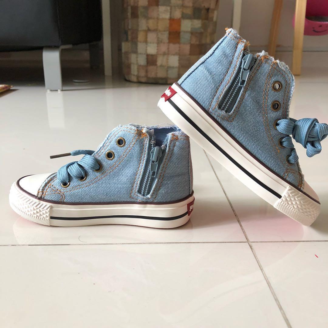 Girl high top sneakers top