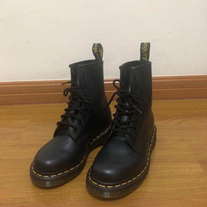 dr martens classic 1460