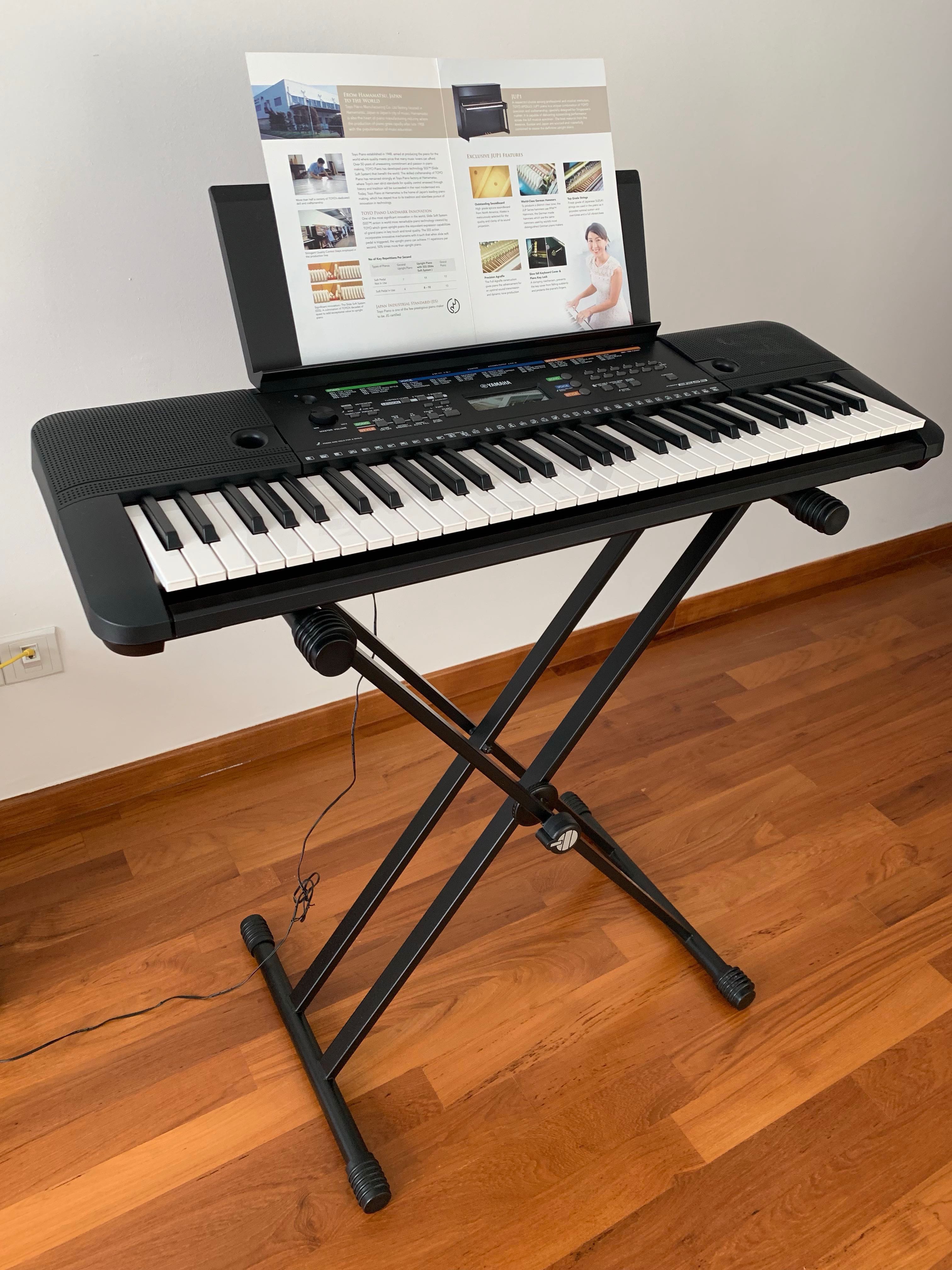 Yamaha Keyboard PSR E253, Hobbies & Toys, Music & Media, Musical