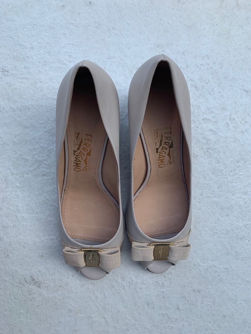 ferragamo nude heels
