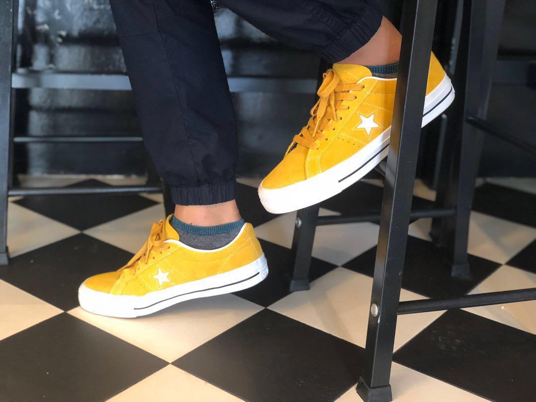 converse yellow star