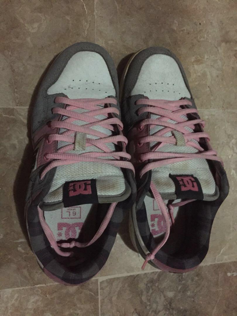 DC Manteca 2 ladies model skate shoes (Category: Flats & Sandals) located in Lipa City. Submitted by gracegv (Listing ID 170042076, Image 3). Description: US Size 6L / UK Size 4L / EUR Size 37L It was stocked in my shoe rack for a period of time and with brown dirt as seen on the photos but in good condition. I used it a few times ‘cos it looks so nice on the feet but can barely go for long walks because it is small for me. Will post later a clea