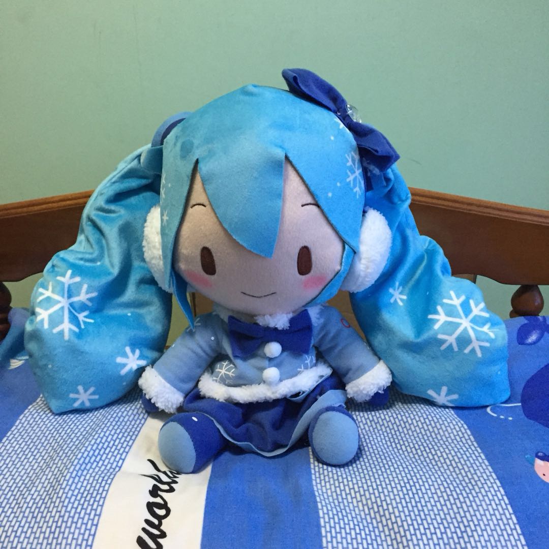 Hatsune Miku Snow Plush, Hobbies & Toys, Toys & Games on Carousell