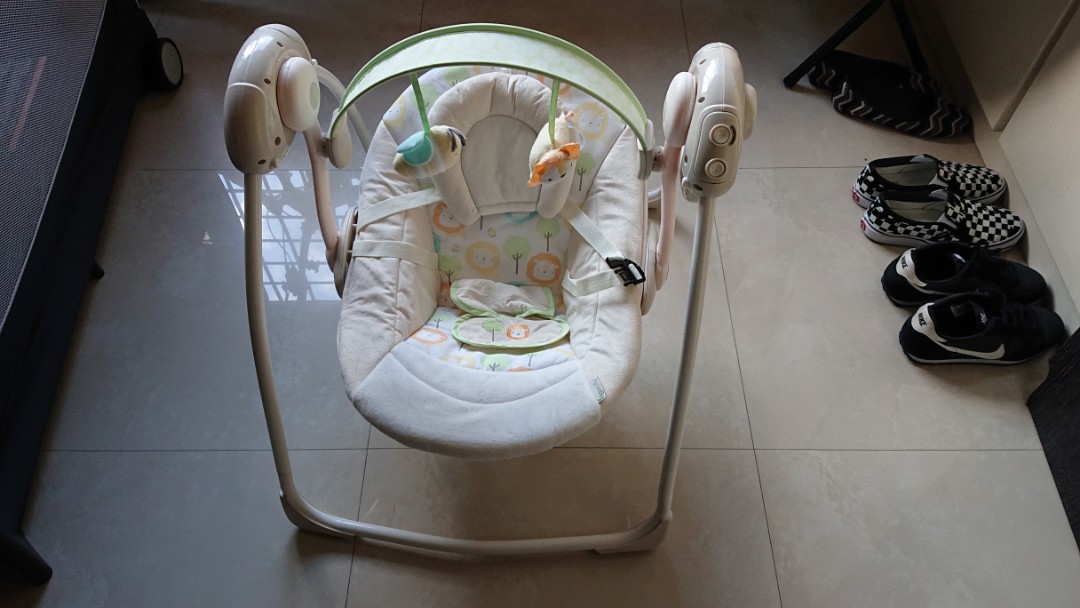 Ingenuity Soothe n Delight Portable Swing Sunny Snuggles