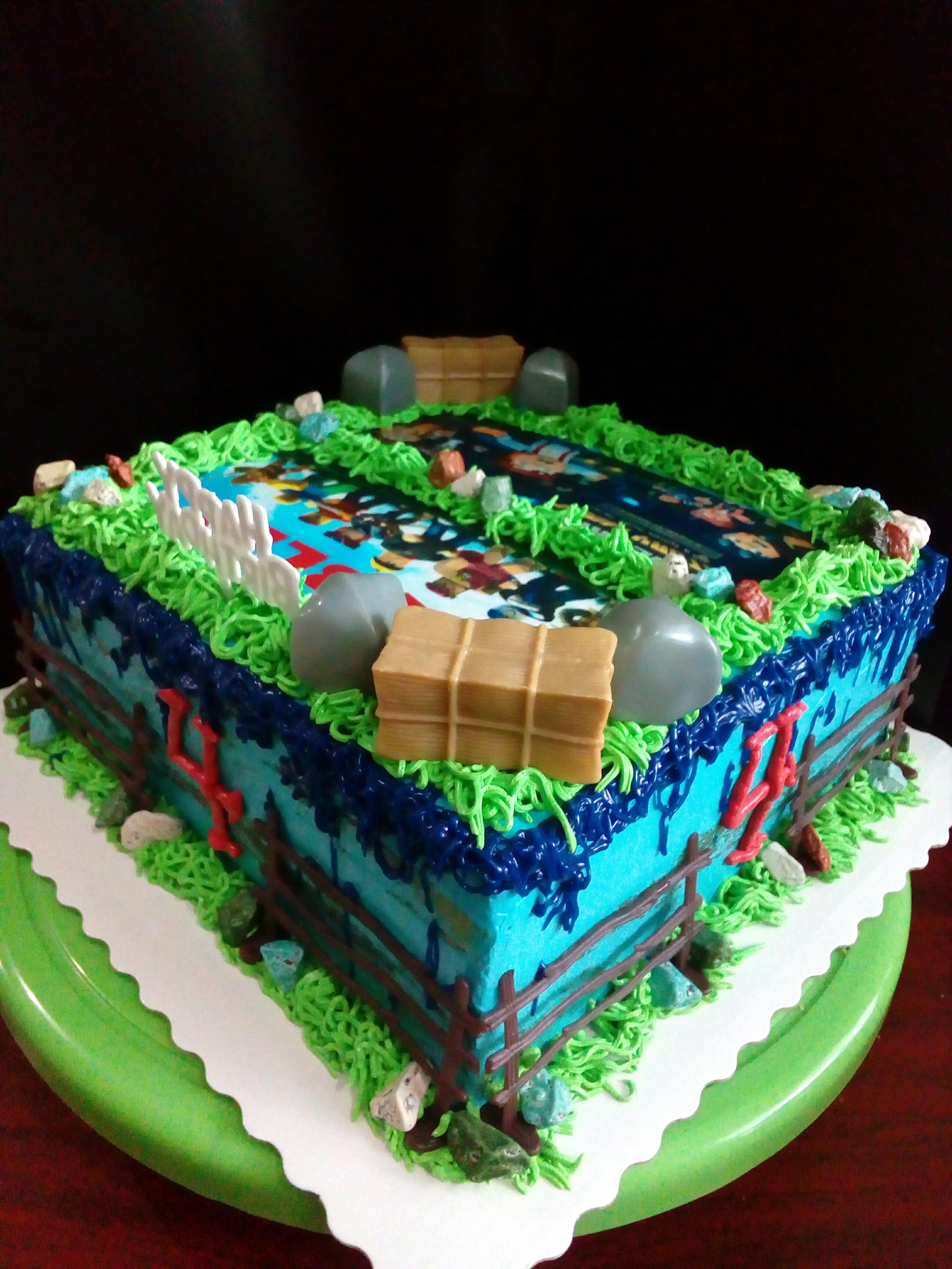 Roblox And Minecraft 2in1 Cake 9inch Square Food Drinks Baked Goods On Carousell - minecraft cake roblox