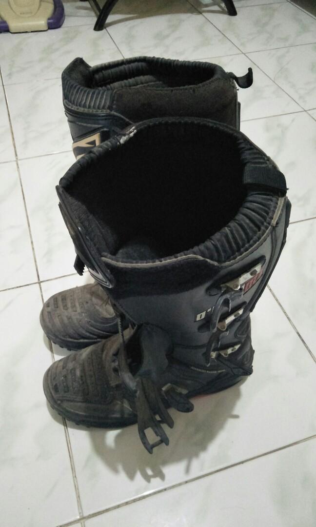 Sepatu Trail Oneal Fesyen Pria Sepatu Lainnya Di Carousell