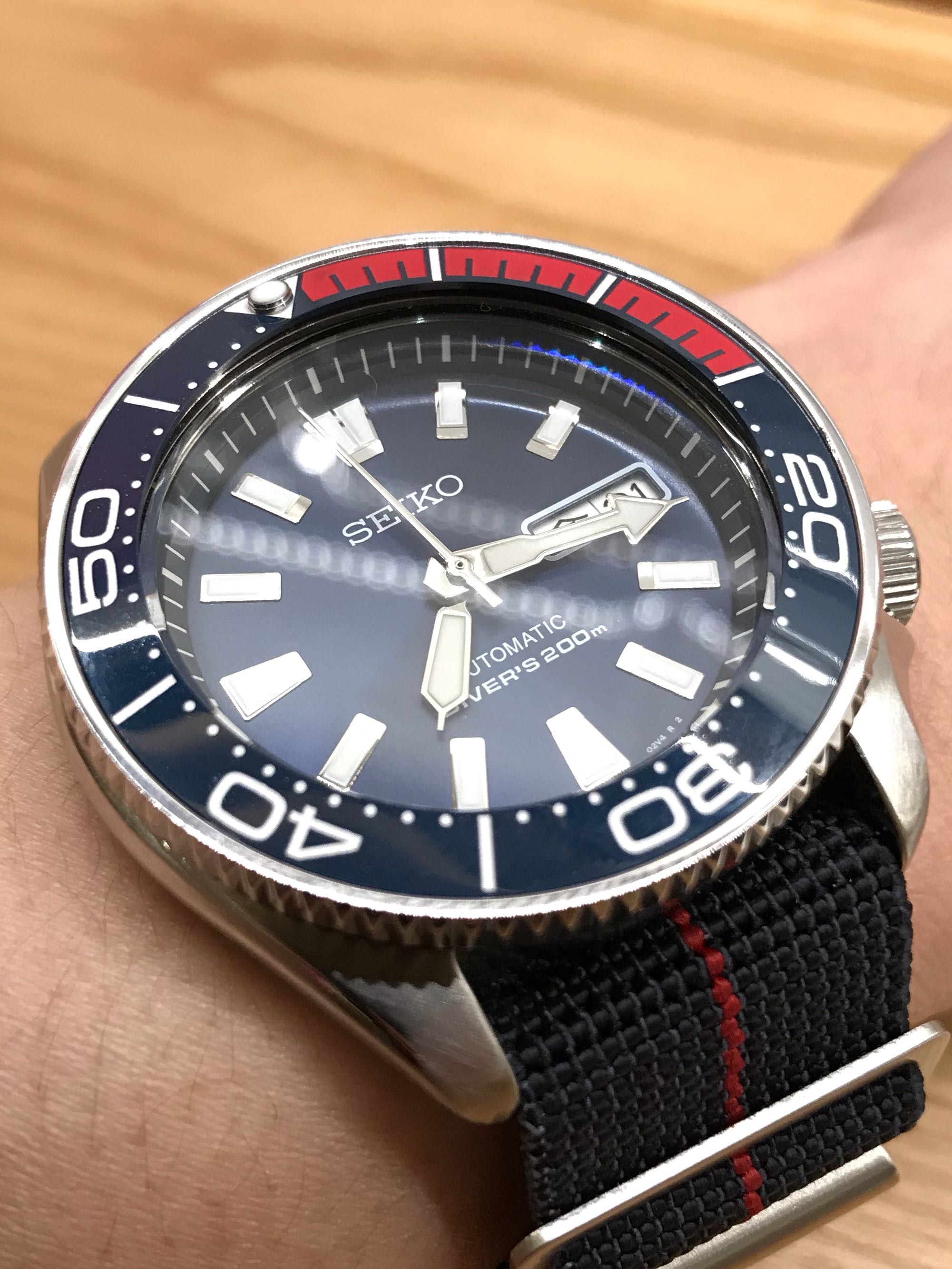 Skx bezel insert Pepsi style (dark blue/red), Men's Fashion, Watches &  Accessories, Watches on Carousell