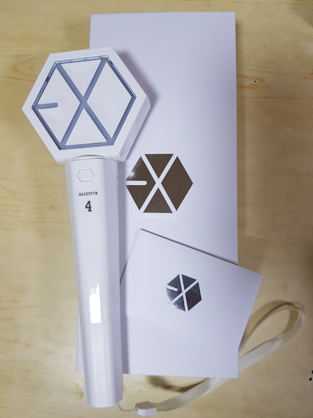 Reserved Wts Exo Official Lightstick Ver 2 Entertainment K Wave On Carousell
