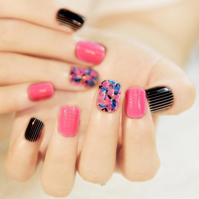 Beautiful Deisgned False Nails Pink Black Striped Acrylic Nails